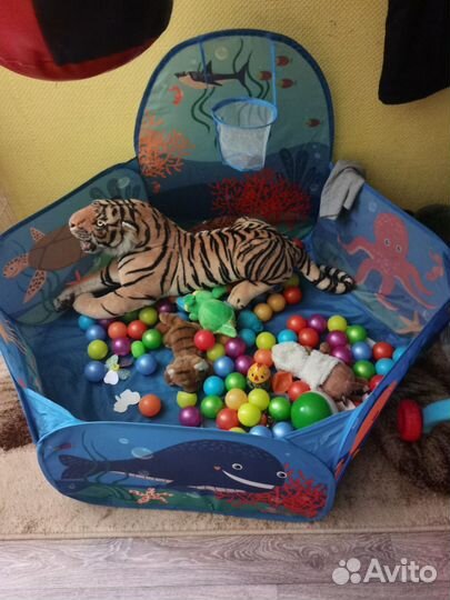 Сухой бассейн с шариками