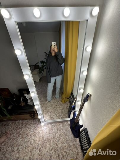 Зеркало с подсветкой в полный рост