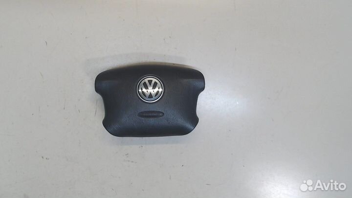 Подушка безопасности водителя Volkswagen Passat 5