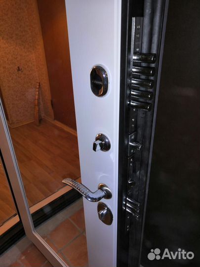 Вскрытие, замена и установка замков