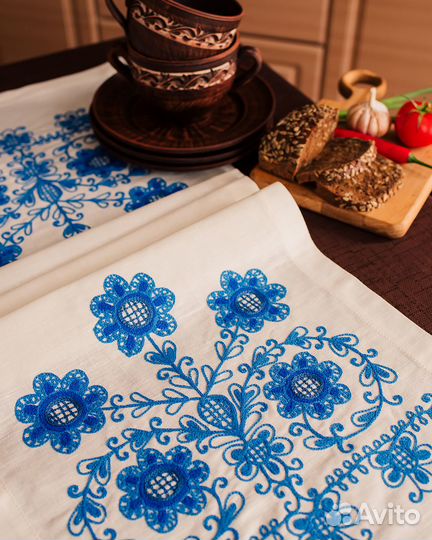 Дорожка льняная на стол с русской вышивкой 140/40