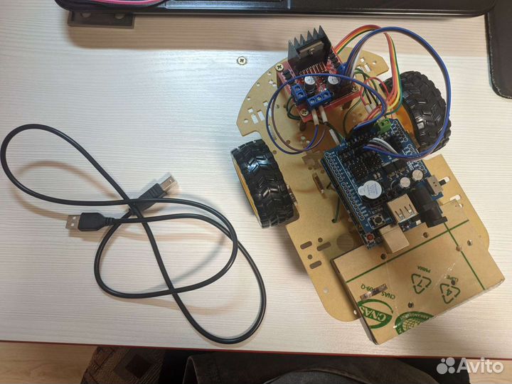 Arduino Uno R3 с трёхколёсной платформой