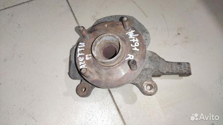 Кулак передний правый Chevrolet Lacetti 2007