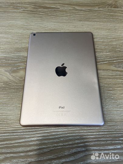 iPad 6 поколения 2018 wifi 32 gb Gold