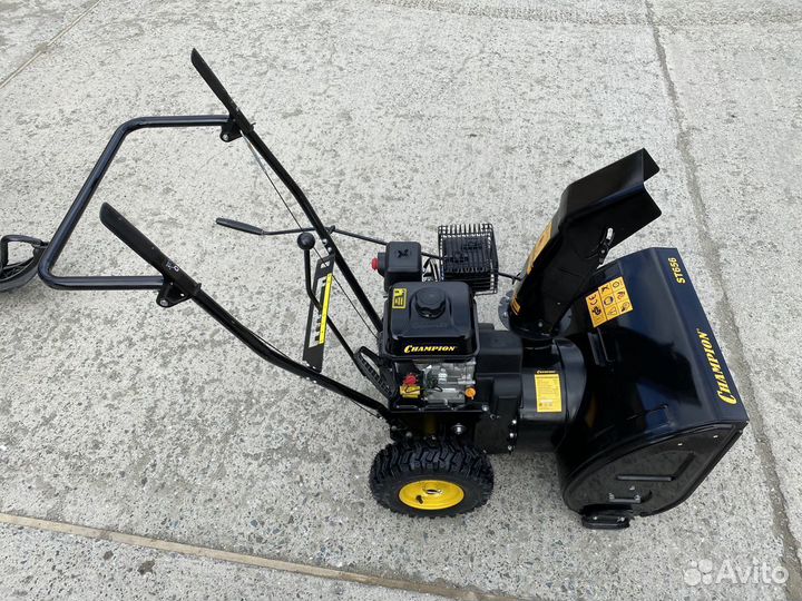 Снегоуборщик Champion ST 656