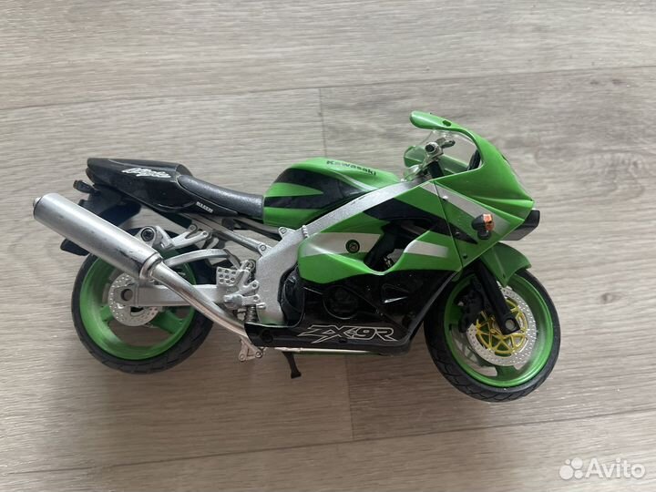 Масштабная модель мотоцикла 1:12 kawasaki zx9r