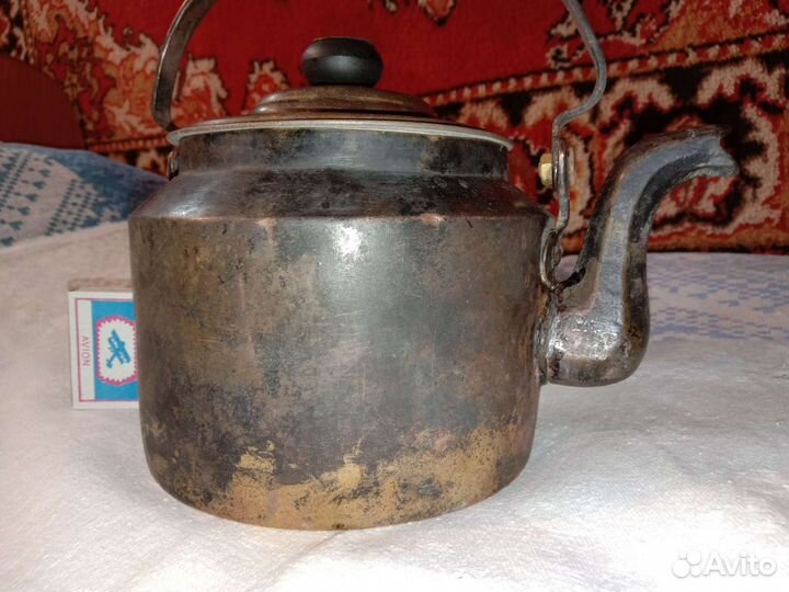 Старинный чайник из меди
