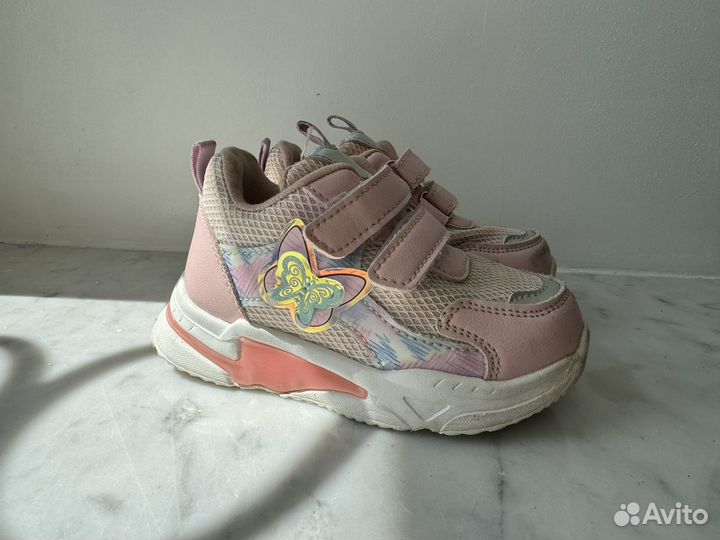 Кроссовки для девочки