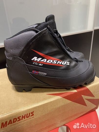 Лыжные ботинки детские 33 размер