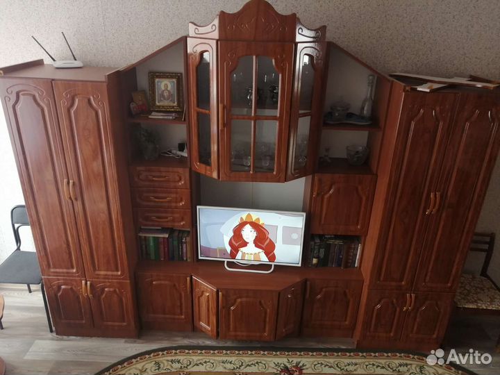 Стенка в гостиную бу