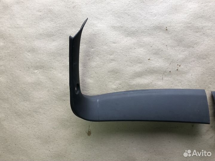 Накладка крышки багажника Opel Astra H 2010