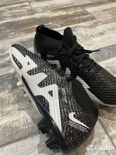 Футбольные бутсы nike