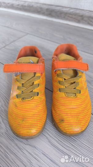 Футбольные бутсы 28
