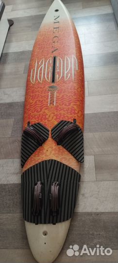 Доска для виндсерфинга Fanatic + родной плавник