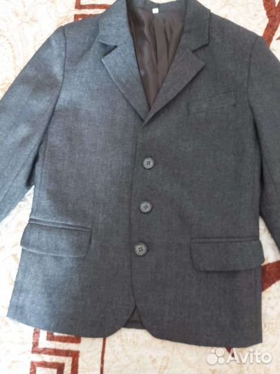 Школьный костюм для мальчика серый