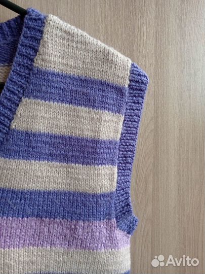 Жилетка женская вязаная (ручная работа)