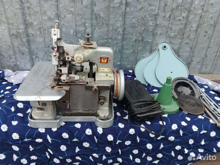 Швейная машинка и оверлок