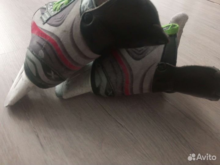 Хоккейные коньки bauer