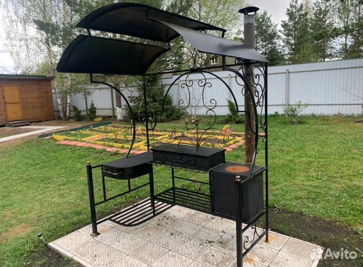 Мангал с крышей