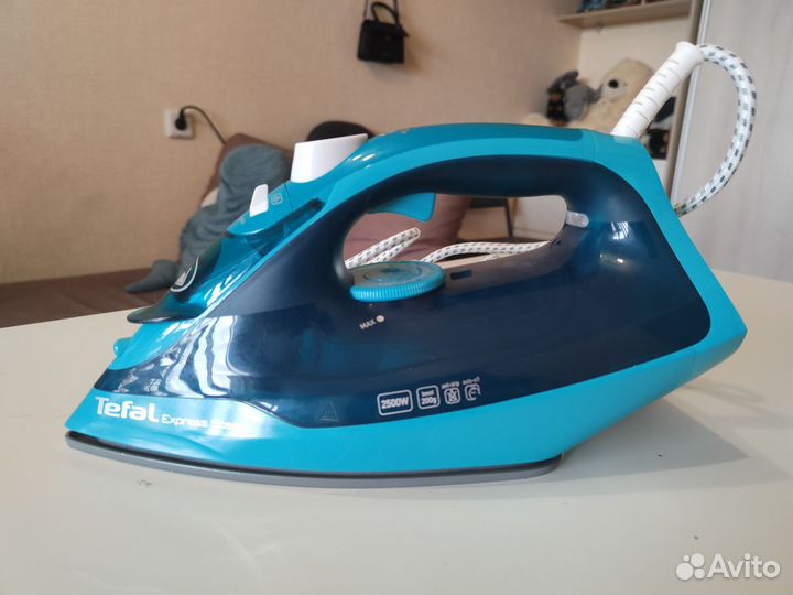 Паровой утюг Tefal Express Steam FV2867E0
