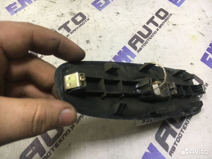 Накладка кнопки стеклопод. передняя Хендай Элантра