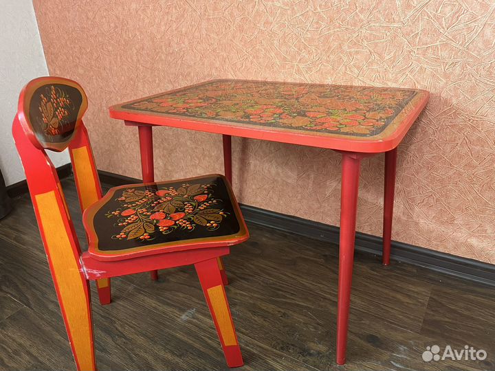 Детский столик