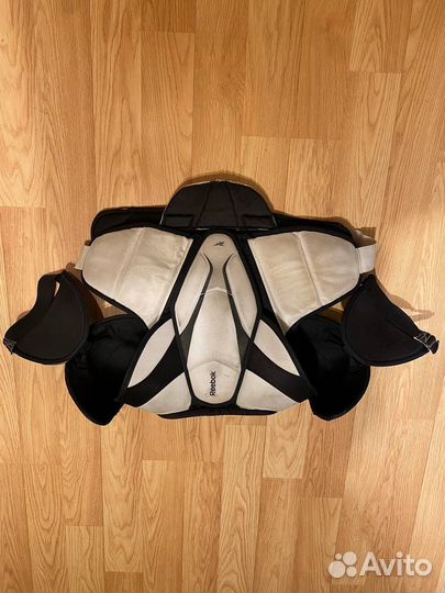 Нагрудник хоккейный Reebok