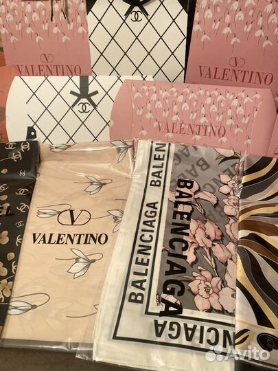 Платок шелковый на подарок женский