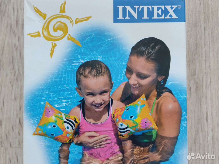 Жилет, нарукавники, мячи