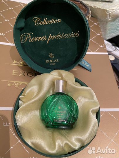 Винтажное коробка и флакон