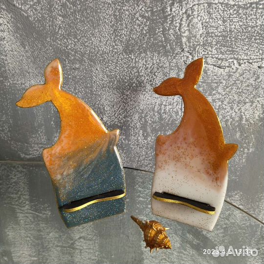 Подставка для телефона из дерева и смолы