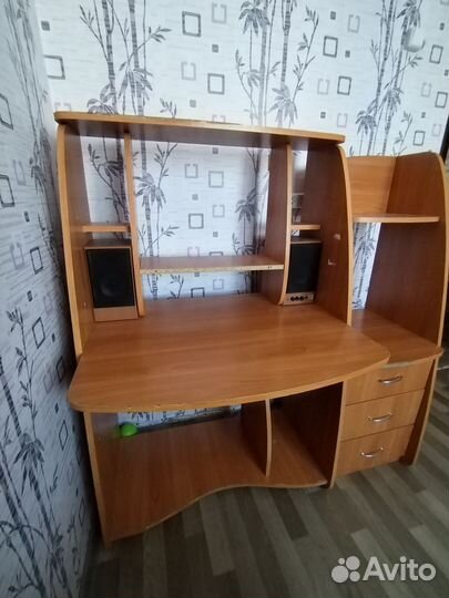 Компьютерный стол