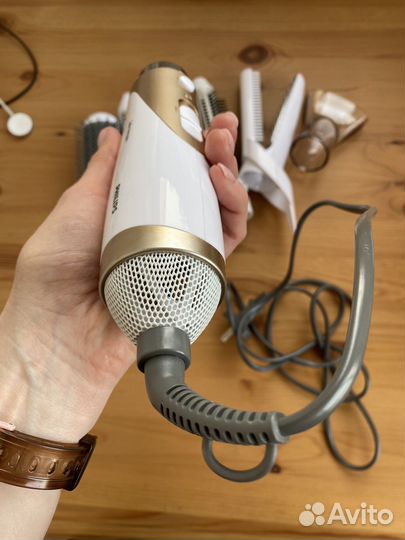 Фен-щетка Philips Salon Airstylist