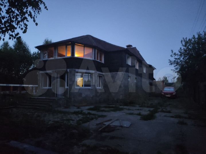 Дом 475 м² на участке 19 сот.