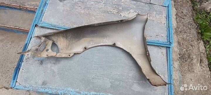 Тойота спринтер 100,AE100,крыло переднее правое