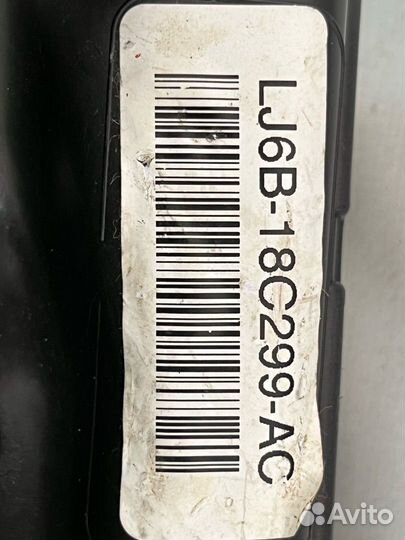 Воздуховод Ford Escape 4 CX482 2021 LJ6B-18C299-AC