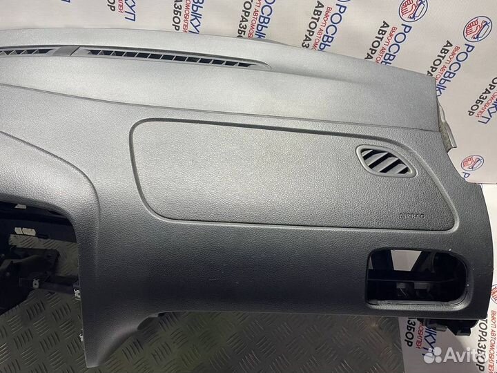 Торпедо Volkswagen Polo MK5