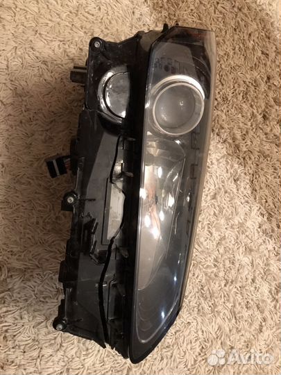 Правая передняя фара и правая передний ходовой ого