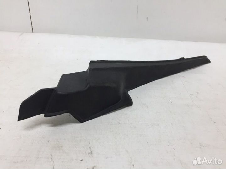 Уплотнитель лобового стекла передний правый Lexus