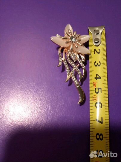 Брошь цветок