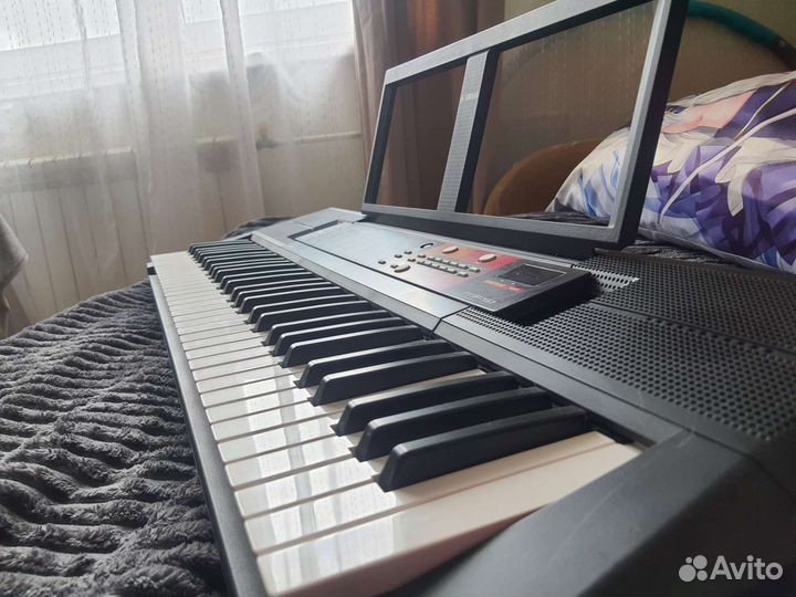 Прекрасный Синтезатор Yamaha PSR-F51