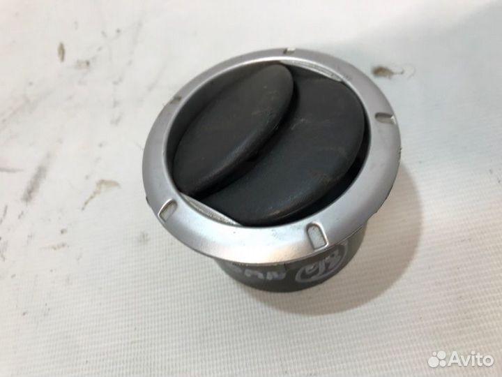 Дефлектор воздушный Renault Logan K7MF710 2011