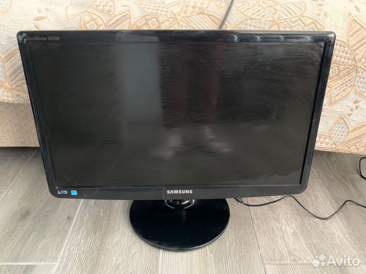 Монитор широкоформатный