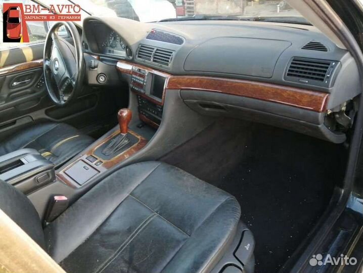 Панель передняя салона (торпедо) BMW 7 E38
