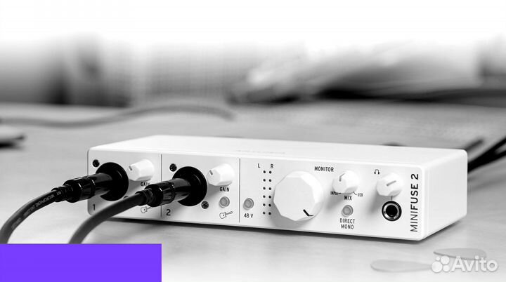 USB аудиоинтерфейс Arturia MiniFuse 2 white