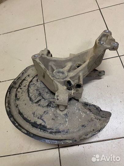 Кулак поворотный задний правый VW Passat B6