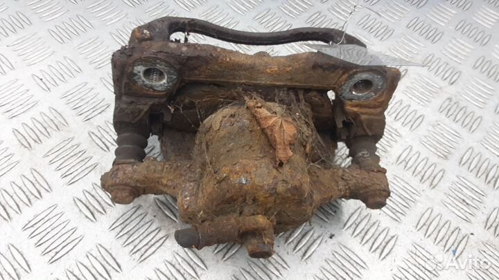 Суппорт передний правый Honda CR-V 3 2007