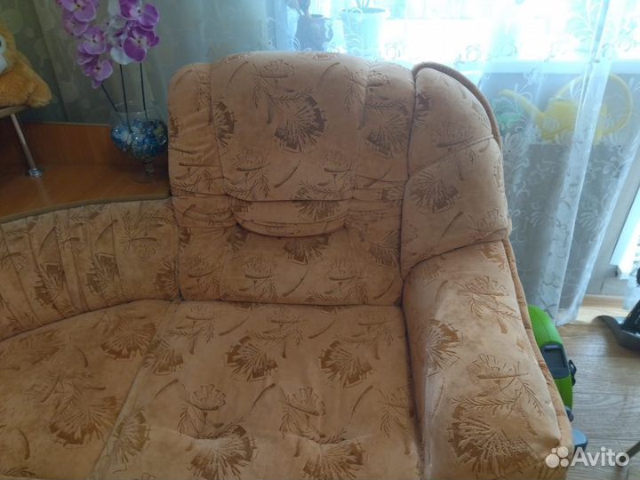 Продам угловой диван бу