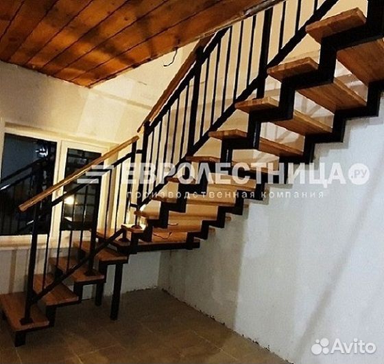 Лестница на металлокаркасе