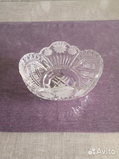 Хрустальная ваза для сервировки стола